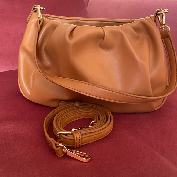 Urban Expressions tan shoulder crossbody - Picture 1 of 6